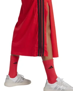 ADIDAS - VESTITINO SMANICATO 3 RIGHE ESSENZIALI ROSSO DA DONNA - JE1206