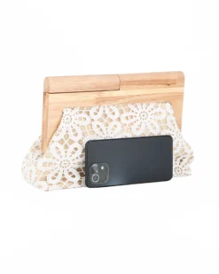 DIVAS - Borsa pochette bianca ricamata con stecca in legno