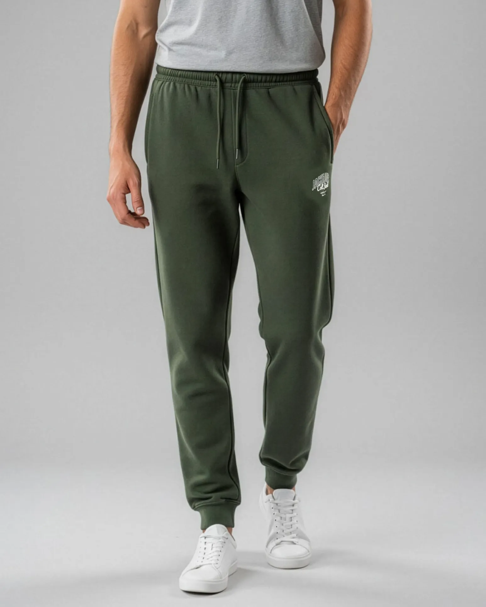 JACK&JONES - PANTALONE FELPA VERDE DA UOMO GORDON MAKOTO