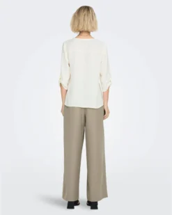 JACQUELINE de YONG - CAMICIA DONNA BIANCA CON SCOLLO A V