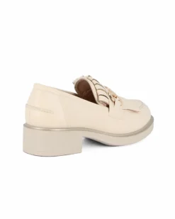 MISS GLOBO - Mocassino beige con morsetto oro e frange