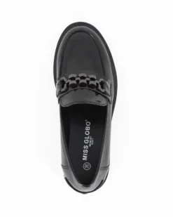 MISS GLOBO - Mocassino nero effetto vernice con morsetto a catena e sottopiede in memory soft