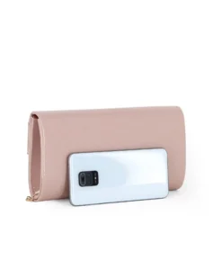 MISS GLOBO - Pochette nude in vernice con patta taglio diagonale