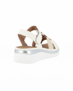 MISS GLOBO - Sandalo bianco/panna con strappo e sottopiede in memory soft