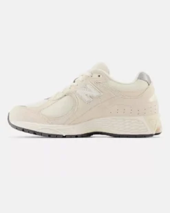 NEW BALANCE 2002R – SNEAKERS JUNIOR  LIFESTYLE SABBIA / ARGENTO – M2002RCC