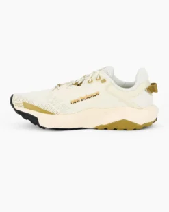 NEW BALANCE - SCARPA DA RUNNING TRAIL NITREL V6 BEIGE CON DETTAGLI NERI, VERDI E GIALLO OCRA DA UOMO, MNTR4SE