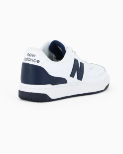 NEW BALANCE -  SNEAKERS JUNIOR LIFESTYLE BIANCHE CON DETTAGLI BLU  DAL 35.5 AL 40, G0806KG