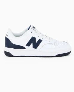 NEW BALANCE -  SNEAKERS JUNIOR LIFESTYLE BIANCHE CON DETTAGLI BLU  DAL 35.5 AL 40, G0806KG