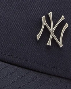 NEW ERA - Cappello regolabile blu con logo metallizzato - 9FORTY