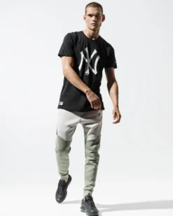 NEW ERA - T shirt girocollo nera in cotone con logo bianco