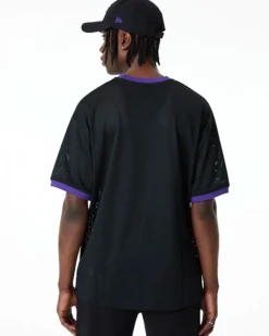NEW ERA - T shirt girocollo oversize fit nera e viola in mesh traspirante con logo Lakers