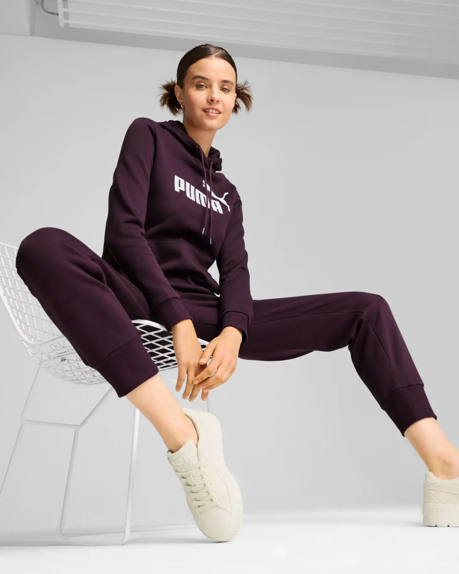 PUMA - FELPA CON CAPPUCCIO ESSENTIAL LOGO HOODIE FL VIOLA DA DONNA, 586789-46