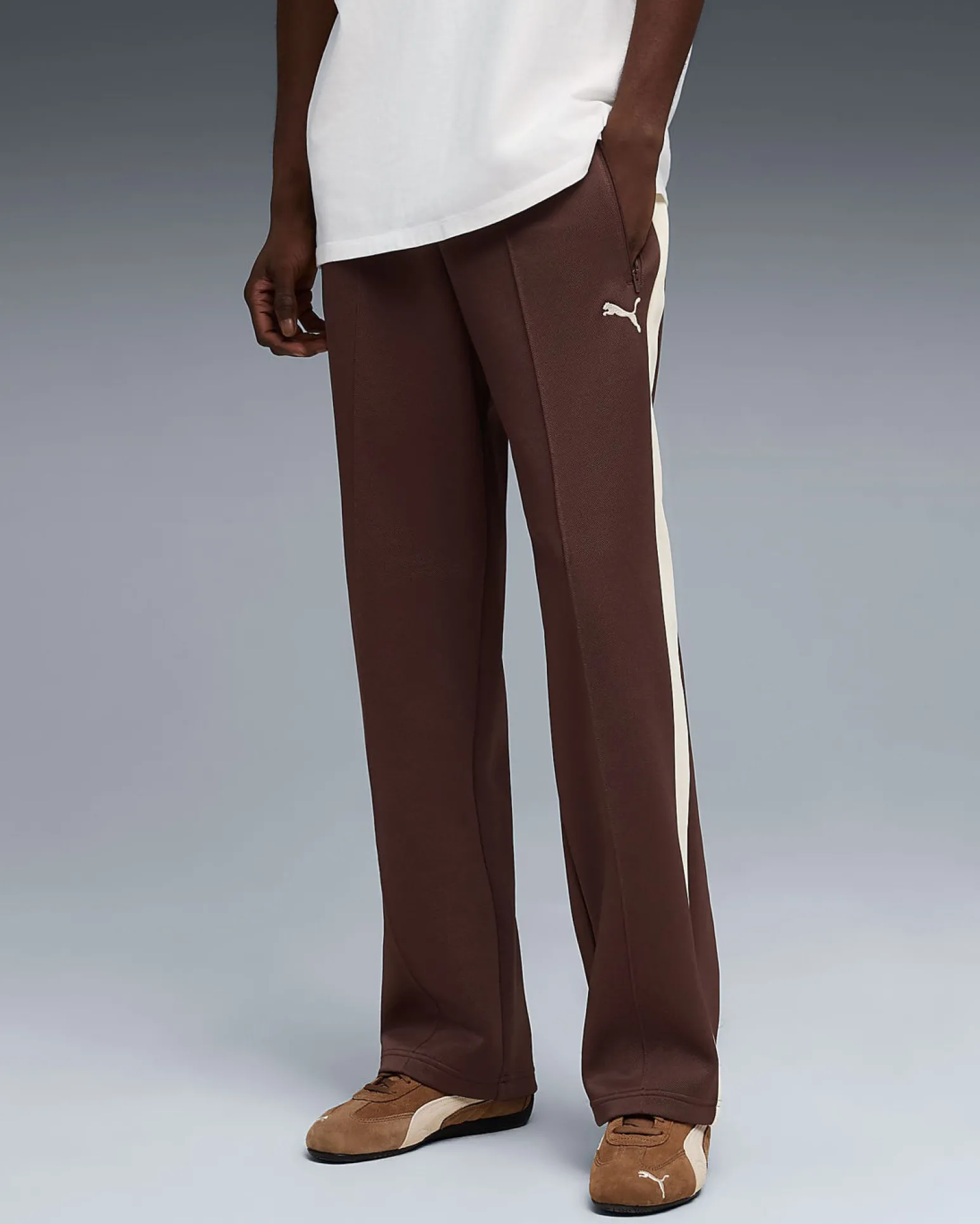 PUMA - PANTALONE DA ALLENAMENTO T7 ALWAYS ON RELAXED MARRONE CON DETTAGLI BIANCHI, 629589-31
