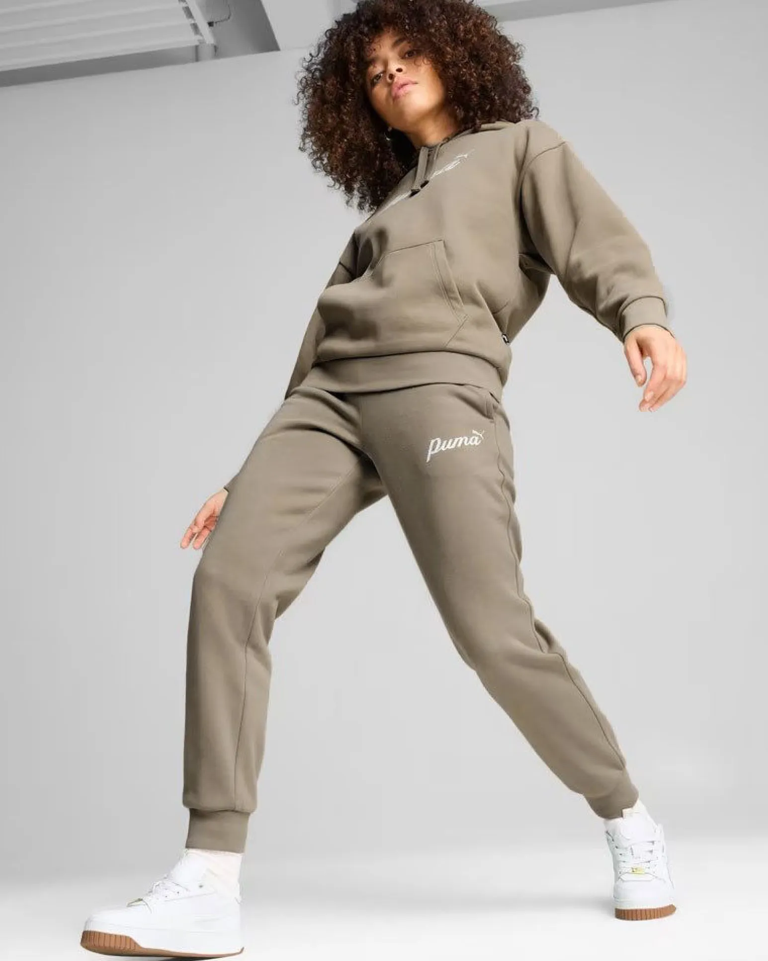 PUMA - PANTALONE TUTA TAUPE ESSENTIAL+ SCRIPT FL DA DONNA, 681536-67