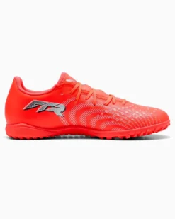 PUMA- SCARPA DA CALCETTO FUTURE 9 PLAY TT ROSSA FLUO CON DETTAGLI GRIGI E NERI DA UOMO, 108918-01
