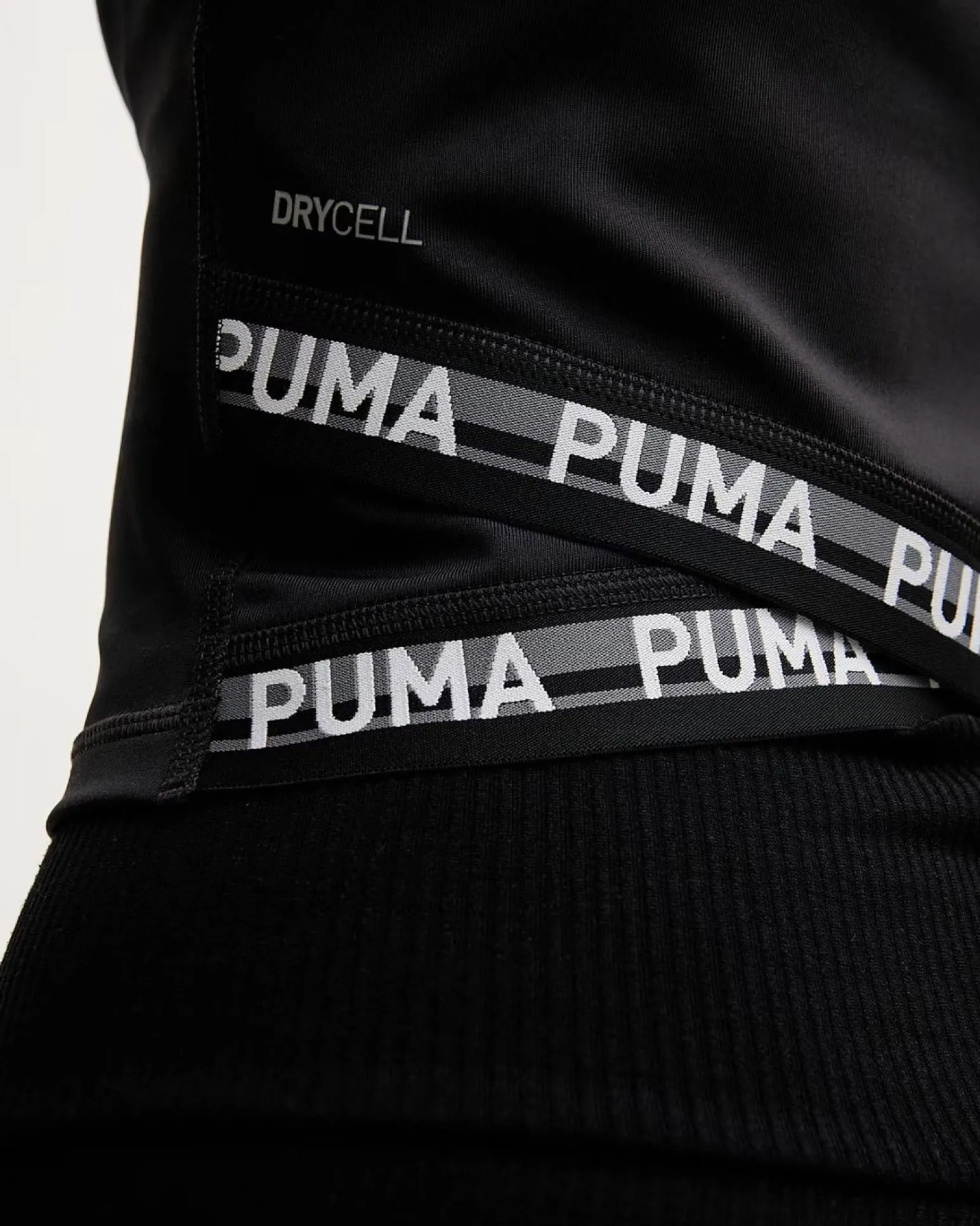 PUMA - T-SHIRT DA ALLENAMENTO MEZZA MANICA NERA STRONG CROSS BACK TEE DA DONNA, 528494-01