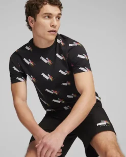 PUMA - T-SHIRT MM ESS+ LOVE WINS AOP TEE DA UOMO - 680001-01