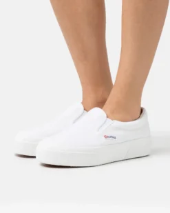 SUPERGA - Sneakers da donna bianca con suola alta e occhielli argento metallizzato - 2740 PLATFORM SLIPON