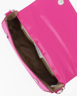 TATOO - Tracolla fucsia multimateriale con patta e dettaglio catena argento, MADE IN ITALY