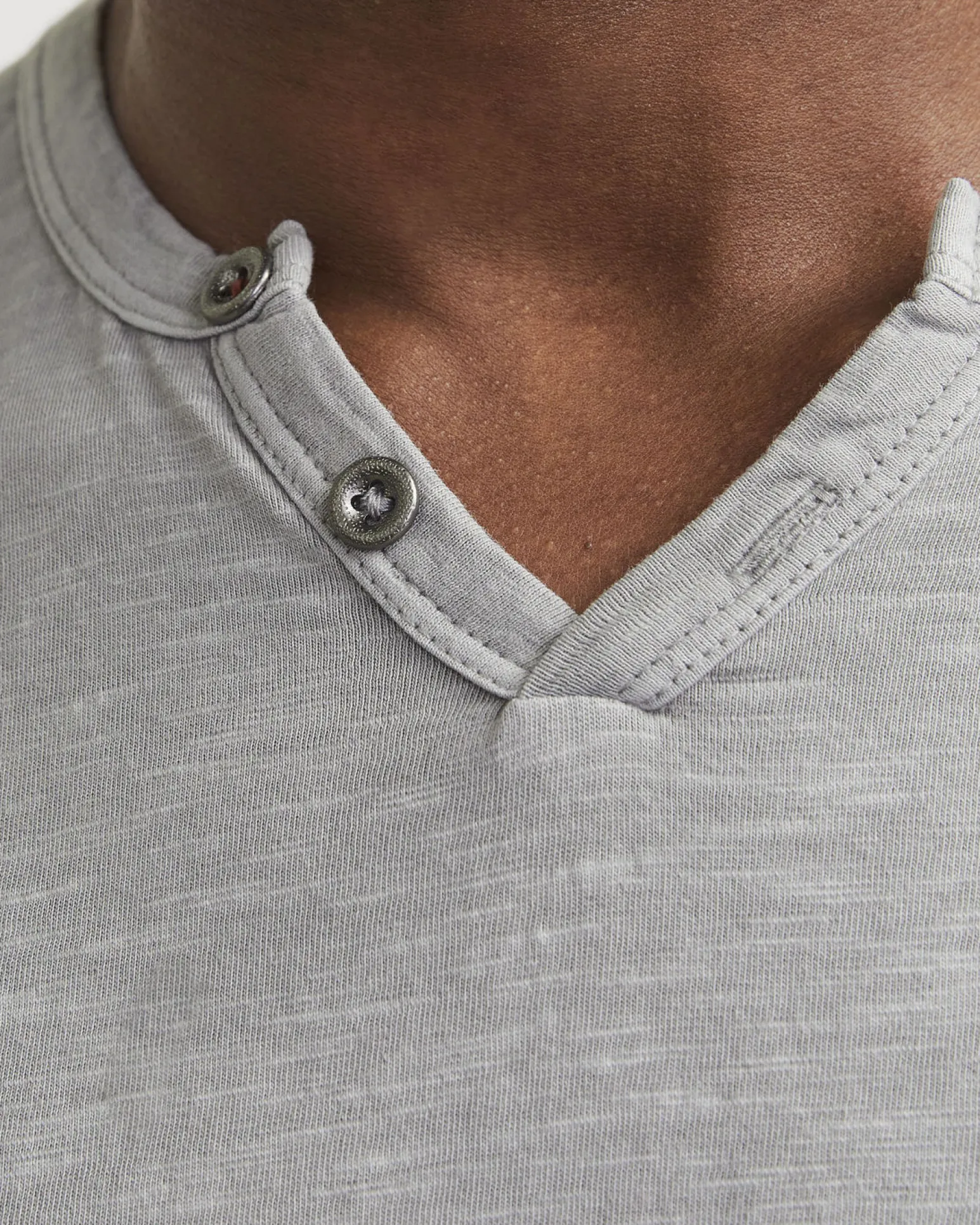 TSHIRT MM ESPLIT NECK TEE SS NOOS